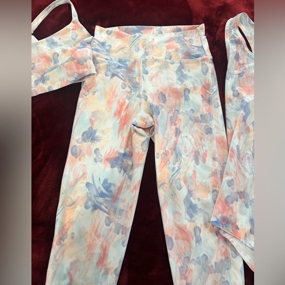 Marika M 3 piece Beautiful Activewear Set - Sports Bra, Leggings & Tank NEW - Picture 3 of 10